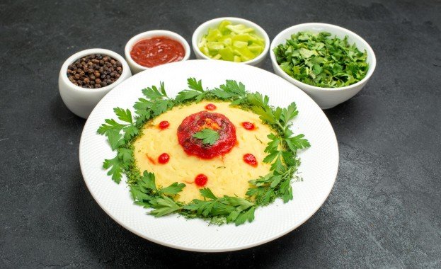 Light Snacks That Balance Cheesy Pizza