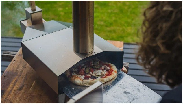 Pizza Steel vs Pizza Stone: What Actually Changes in a Home Oven